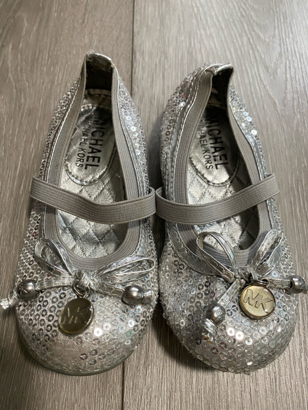Michael Kors Girls Sz 6 Silver Sequin Mary Jane Flats Ballet Fancy Dress Up Bow